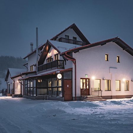 Hotel Rabbit Bran Моєчу-де-Жос Екстер'єр фото