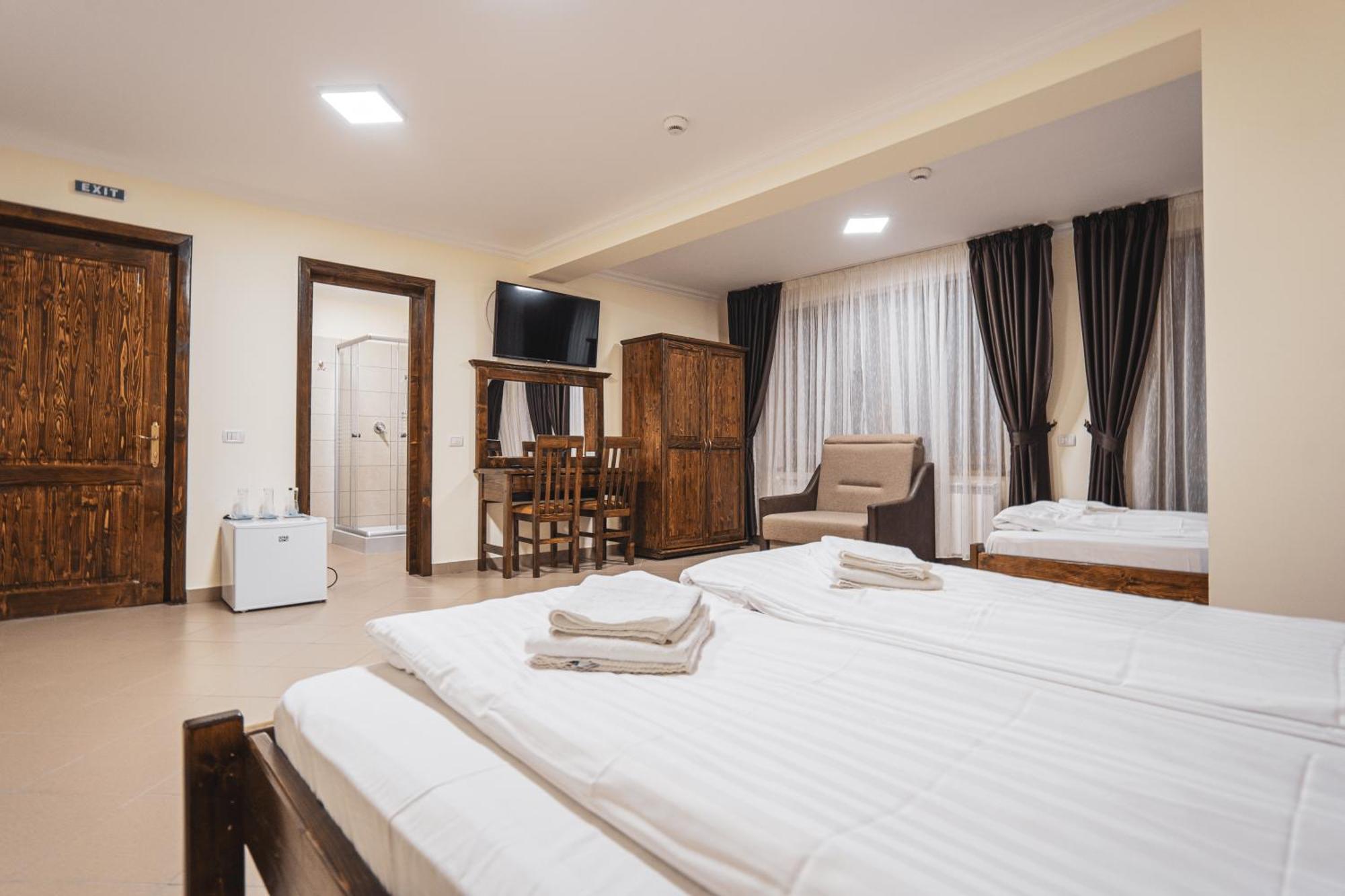 Hotel Rabbit Bran Моєчу-де-Жос Екстер'єр фото