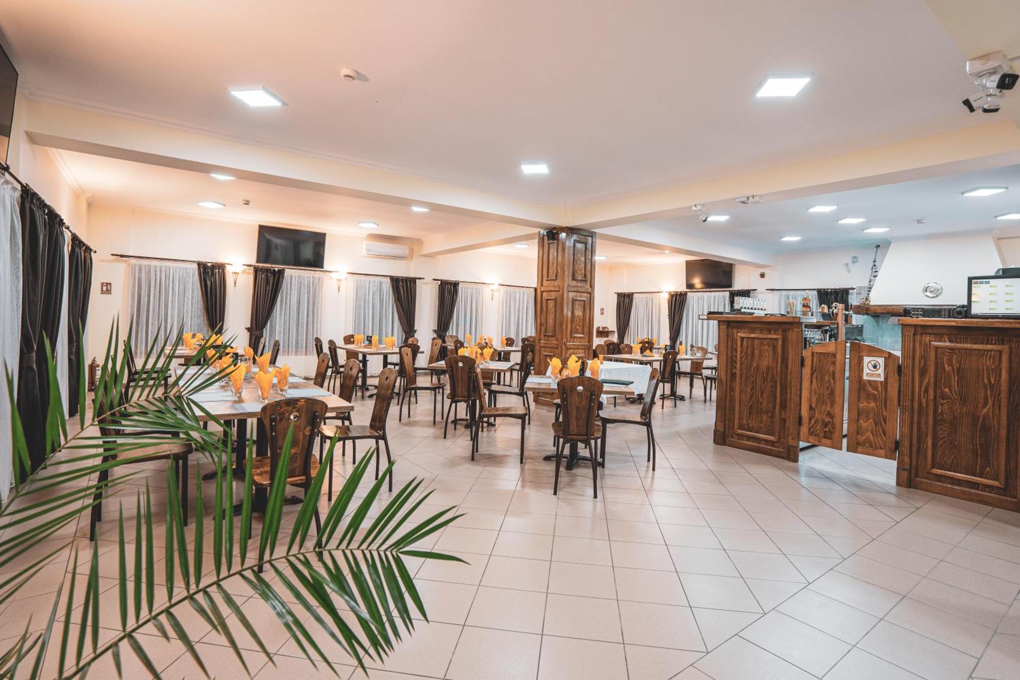 Hotel Rabbit Bran Моєчу-де-Жос Екстер'єр фото