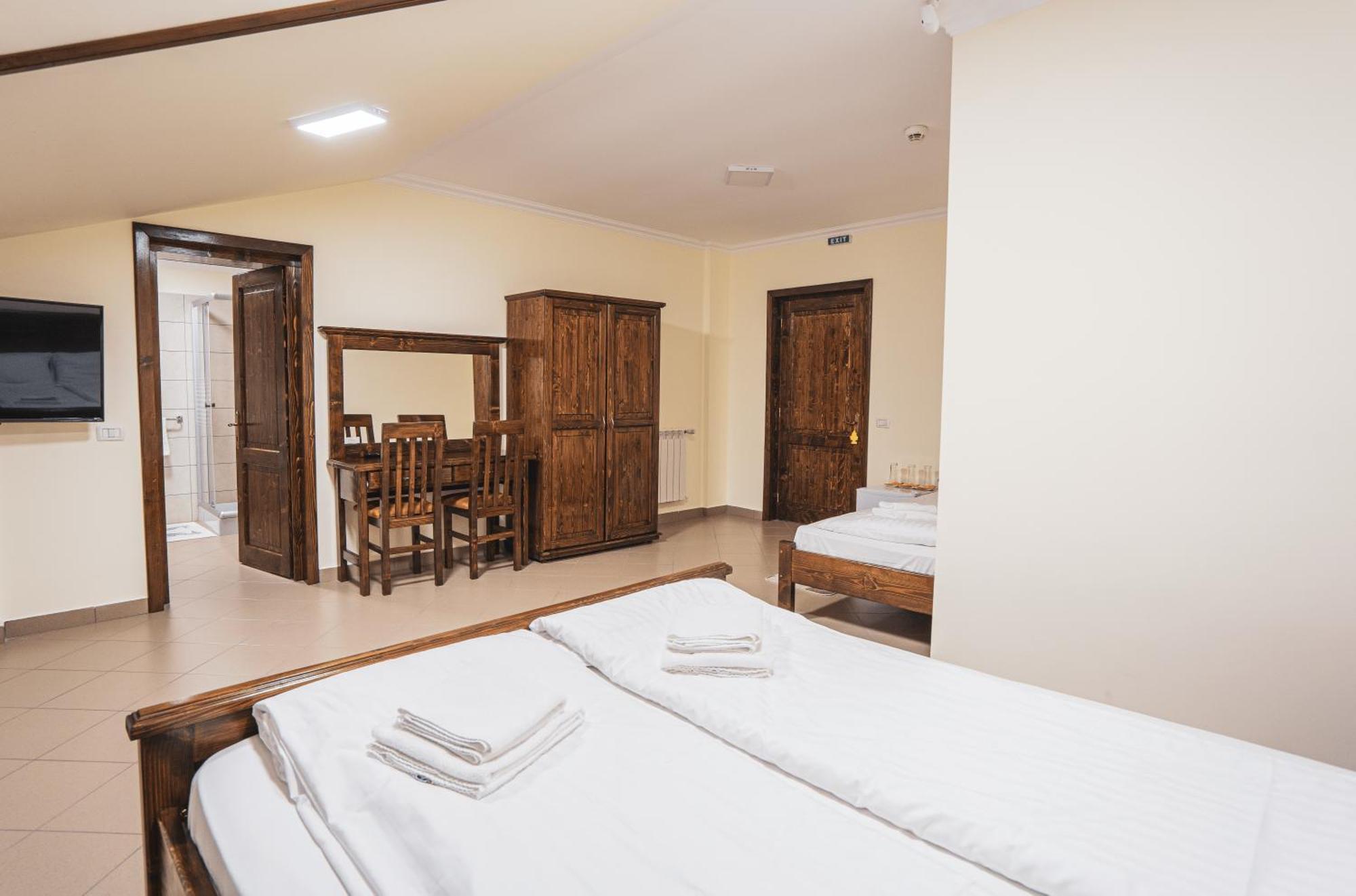 Hotel Rabbit Bran Моєчу-де-Жос Екстер'єр фото