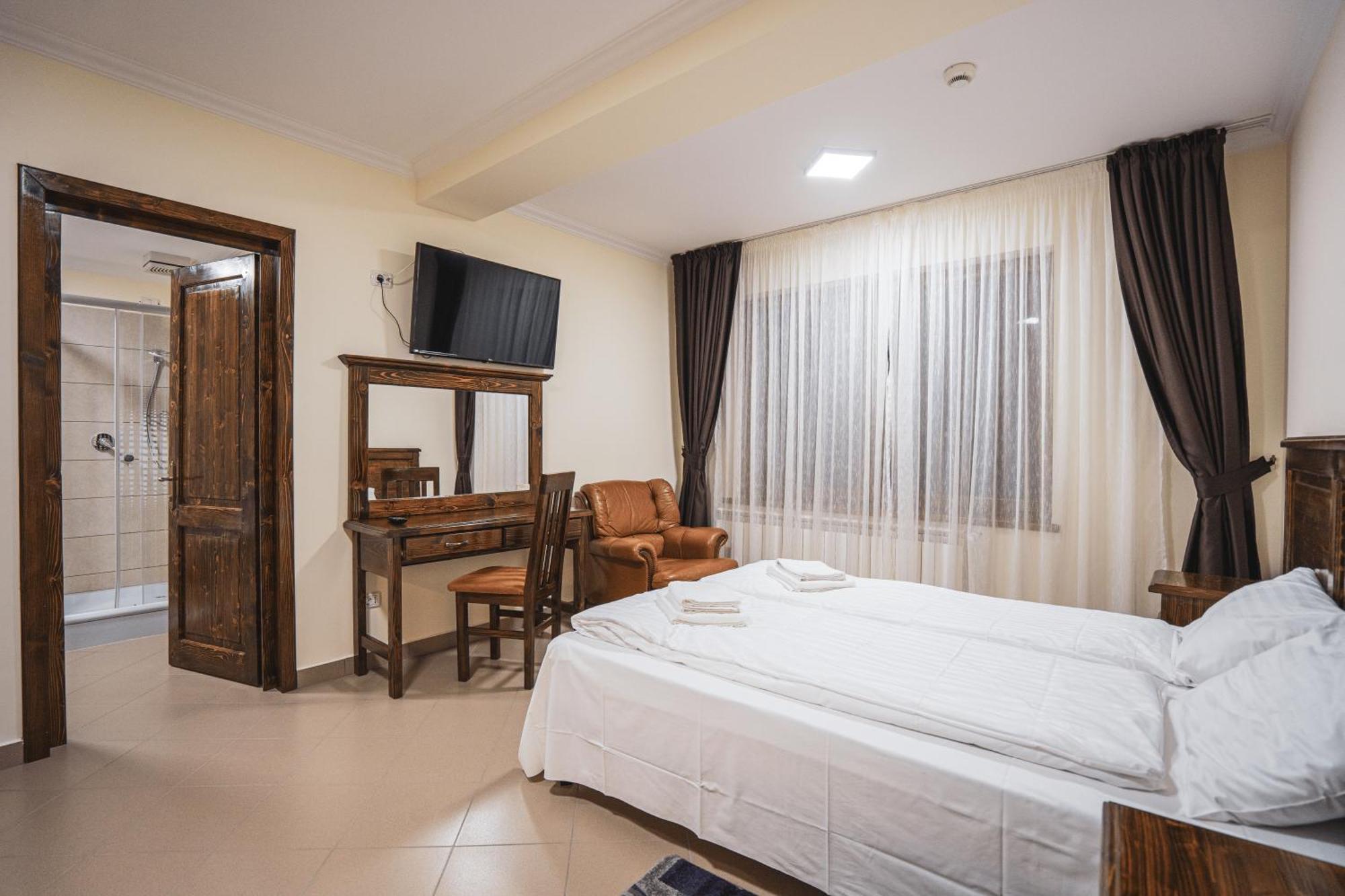Hotel Rabbit Bran Моєчу-де-Жос Екстер'єр фото