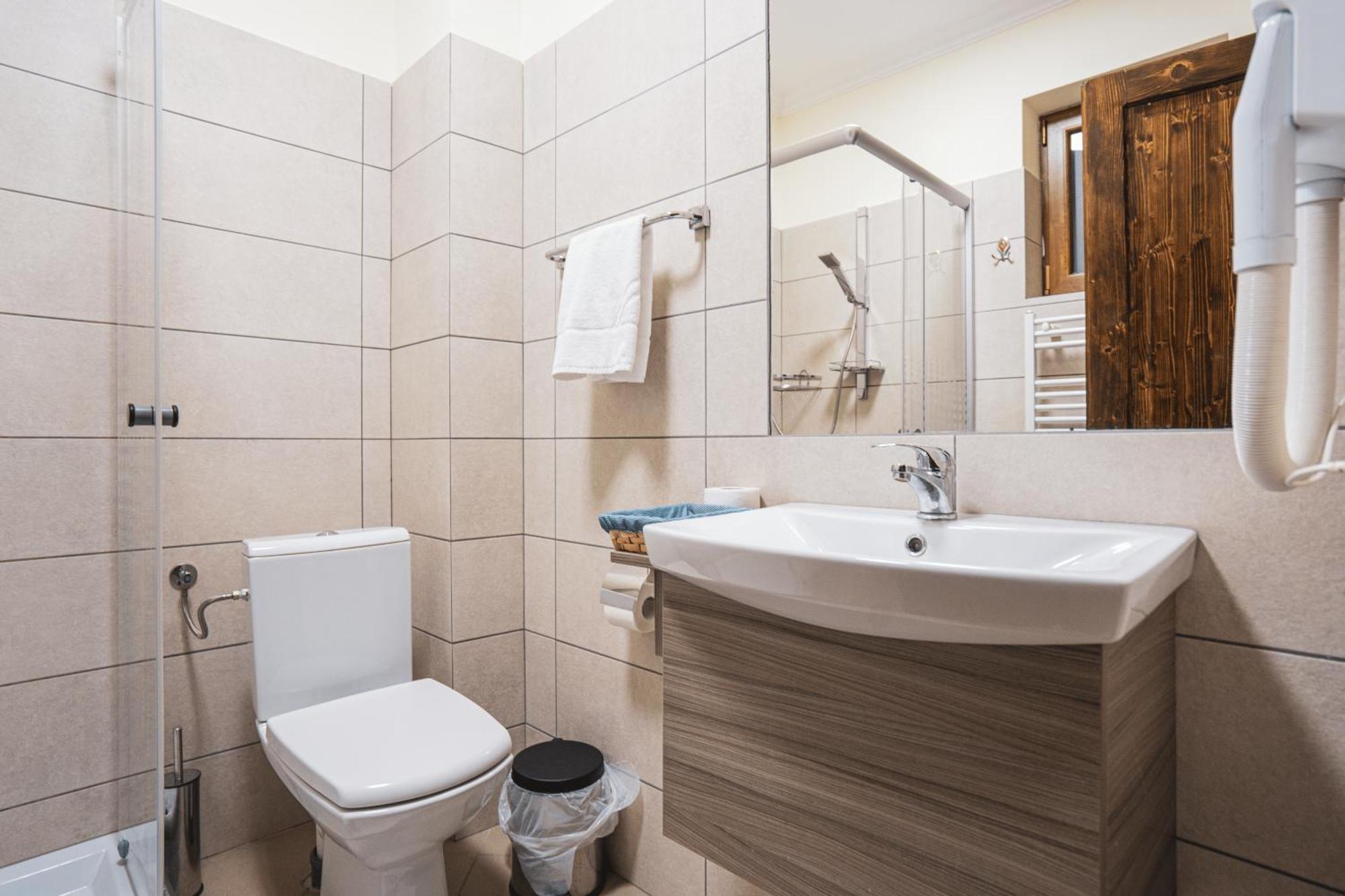 Hotel Rabbit Bran Моєчу-де-Жос Екстер'єр фото