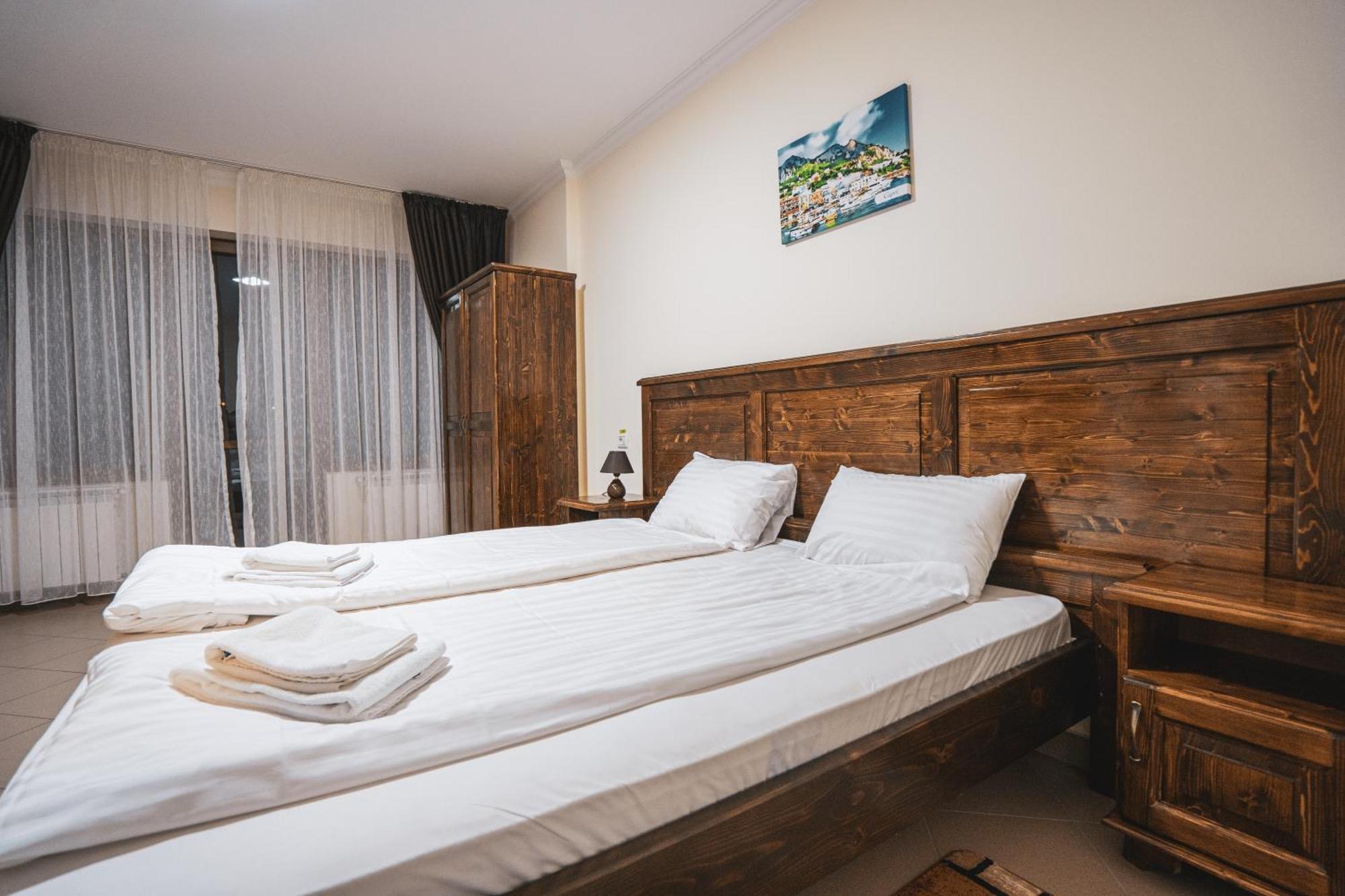 Hotel Rabbit Bran Моєчу-де-Жос Екстер'єр фото