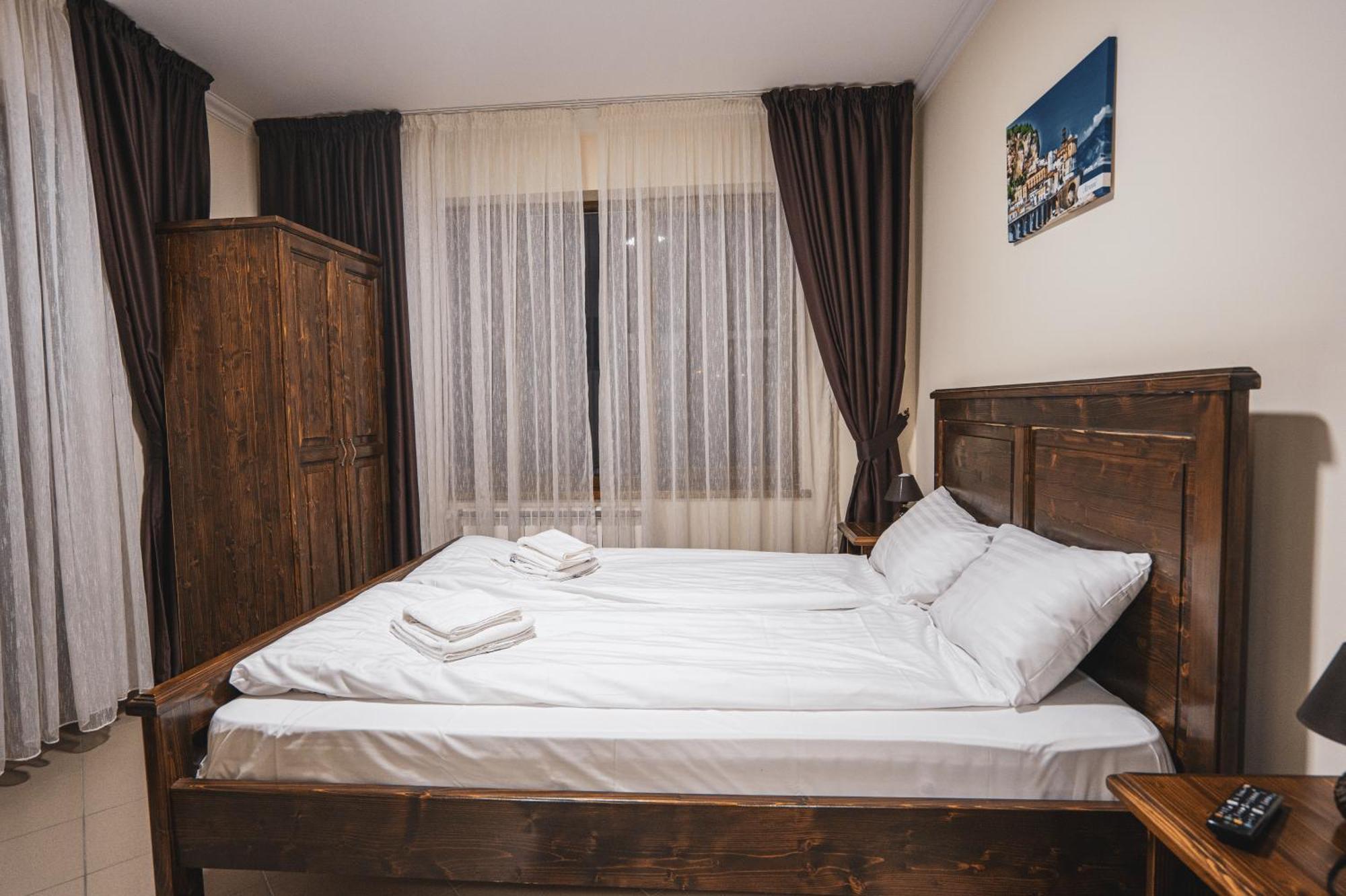 Hotel Rabbit Bran Моєчу-де-Жос Екстер'єр фото